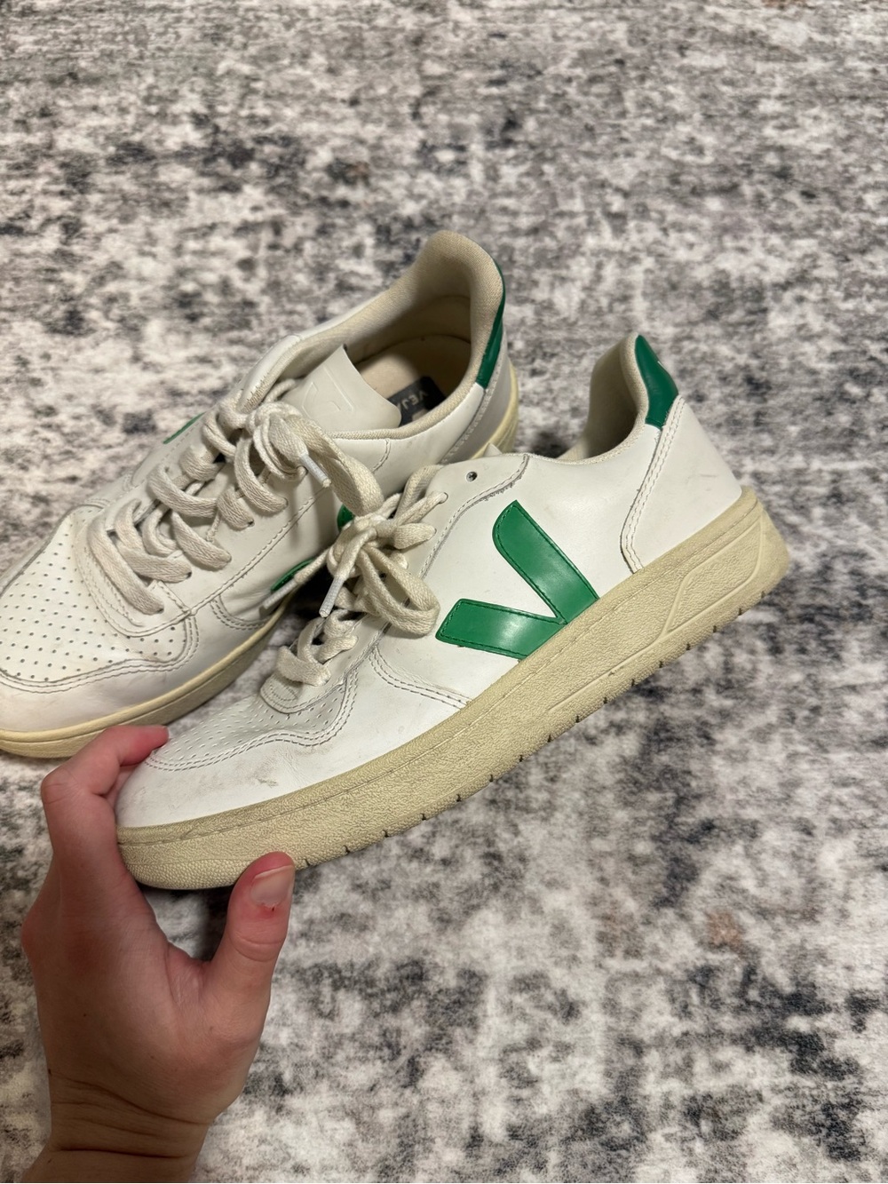 Women’s Vejas Sneakers - Picture 2 of 3